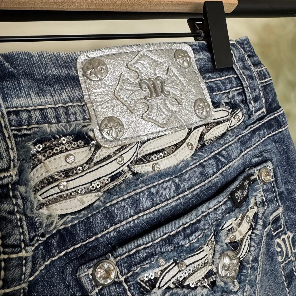 Miss Me Signature Boot Jeans Embellished Embroidered Stone Wash Whisker size 29 - Image 6