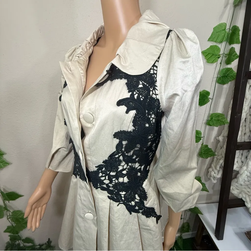 RYU Chic White Coat with Black Lace Accents - Image 9