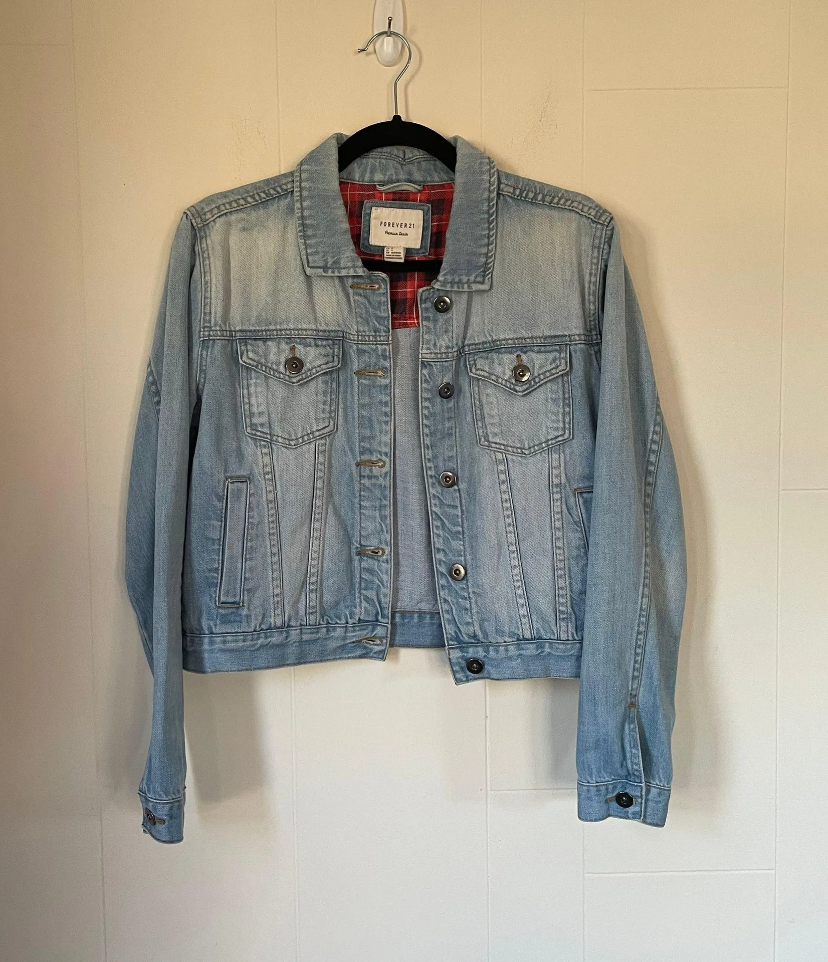 Crop jean jacket light wash denim studded 90’s Y2K women’s size S - Image 3