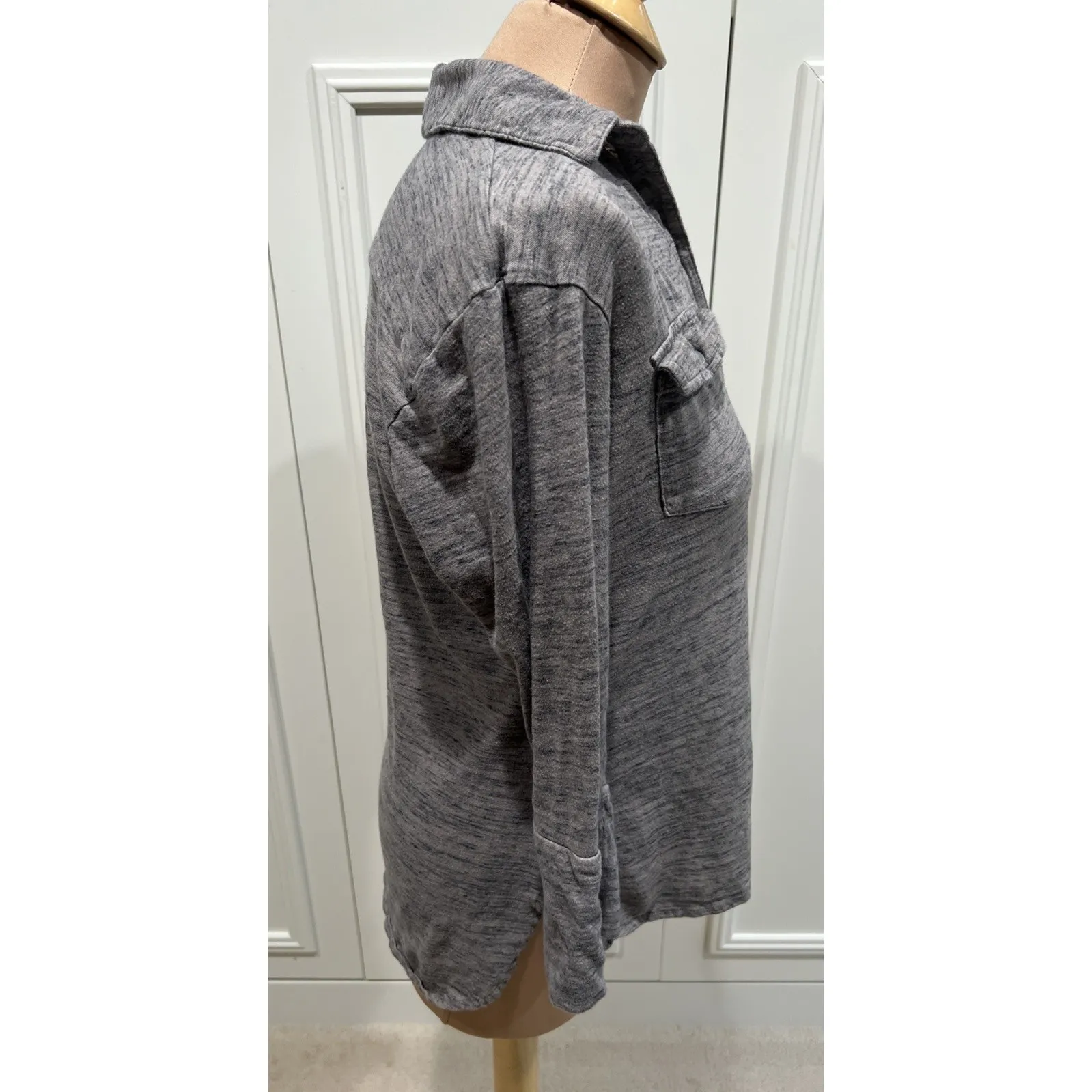 STANDARD JAMES PERSE WGL3935CU Heather Gray Knit Button Up Top SIZE 2 US Medium - Image 2