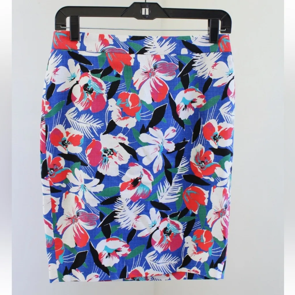 J. Crew size 2 Floral The Basketweave Pencil Skirt Blue Red Print - Image 3
