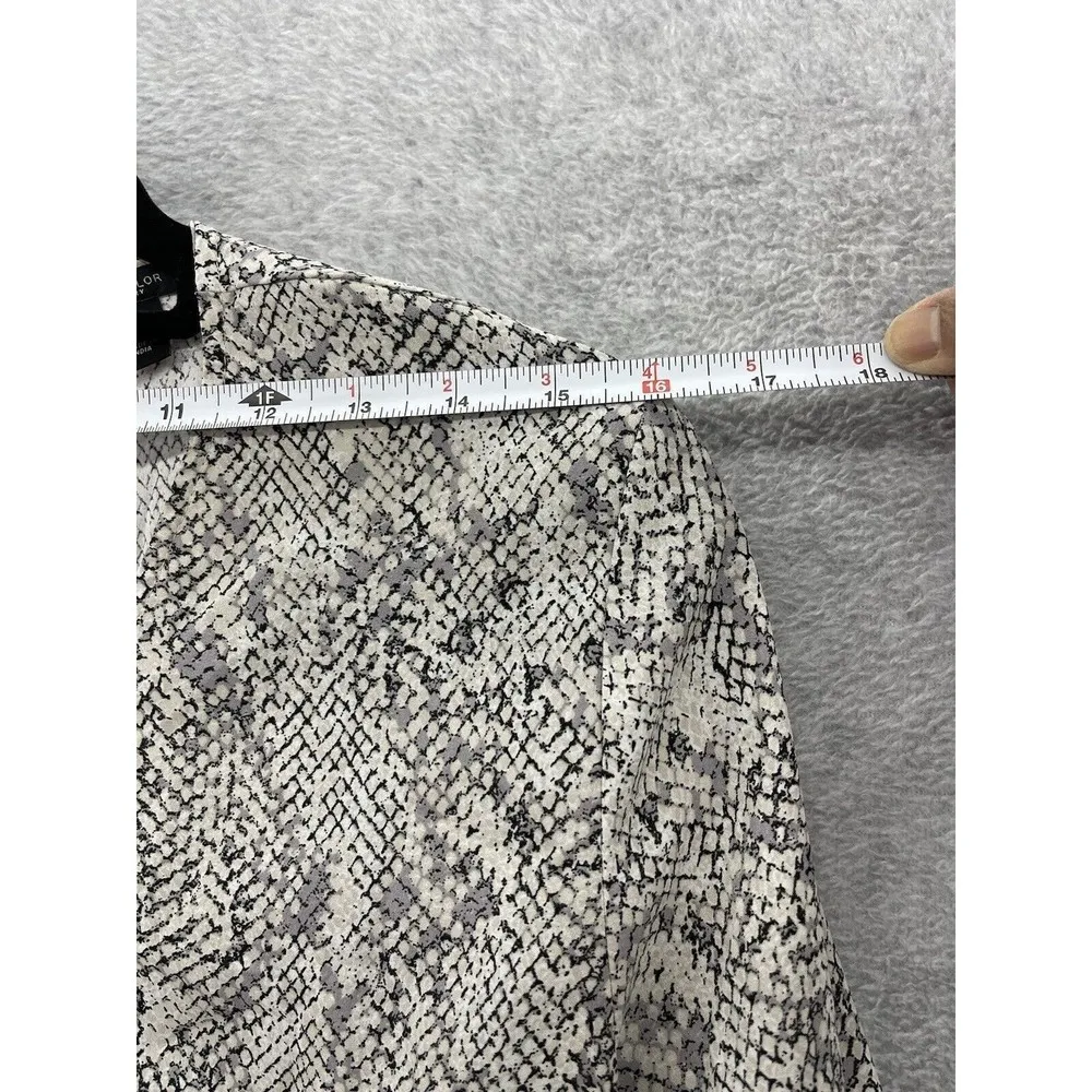 Ann Taylor Women's Blouse Surplice Snake Print Long sleeve Size 4 Gray Peplum - Image 12