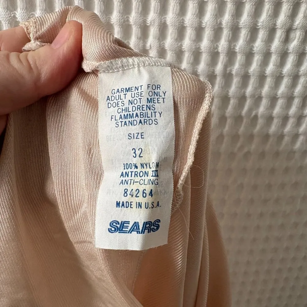 Vintage Sears slip size 32/small taupe champagne lace whimsigoth fairy coquette Tan - Image 3