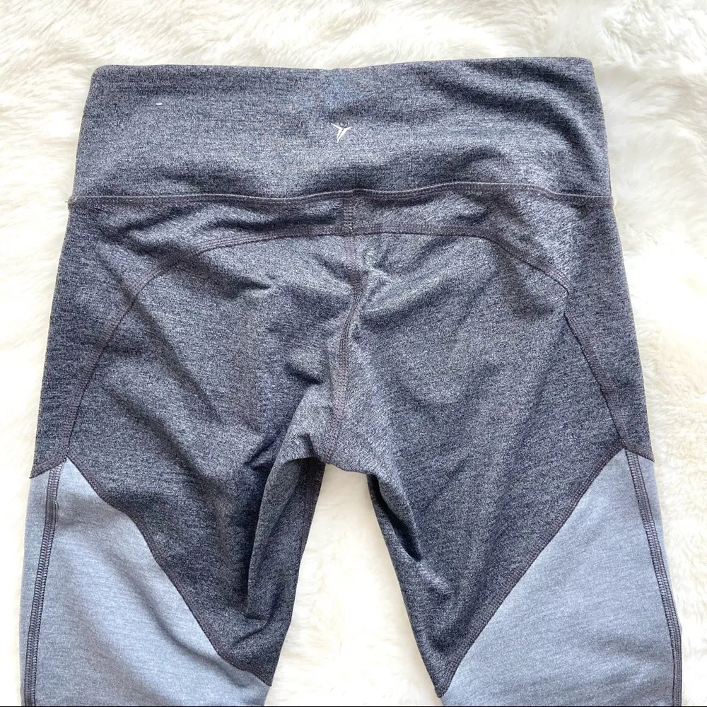 Old Navy Active Grey Color Block Leggings - Image 4