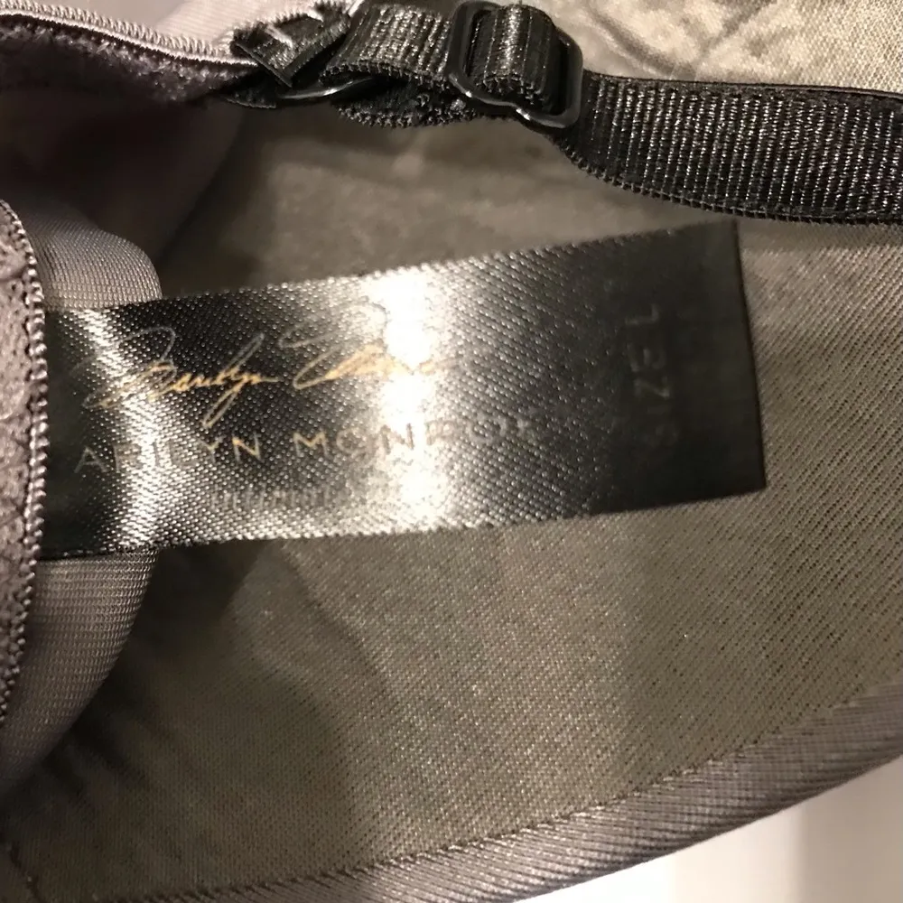 Marilyn Monroe Lingerie intimate body shape wear size large - Image 11