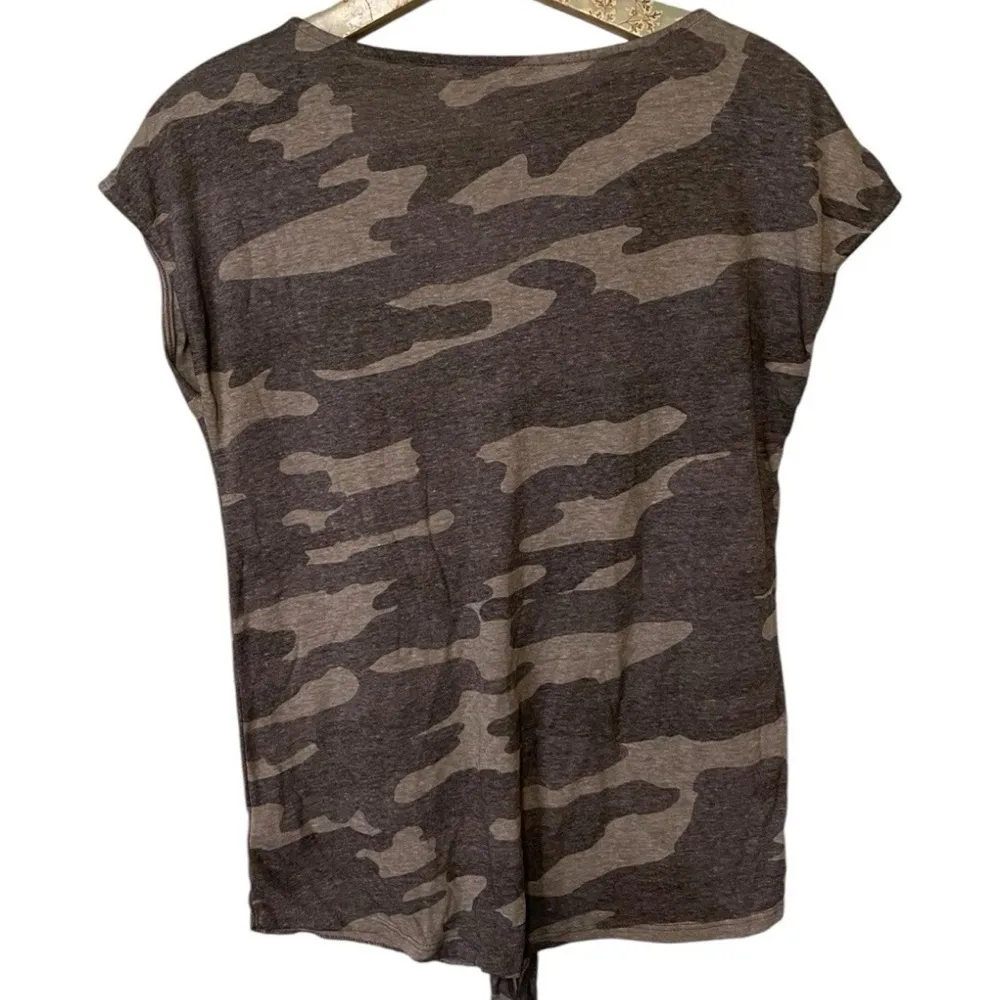 Lucky Brand Camo T-Shirt V-Neck Black & Gray Tie Knot Lightweight Size M - Image 2