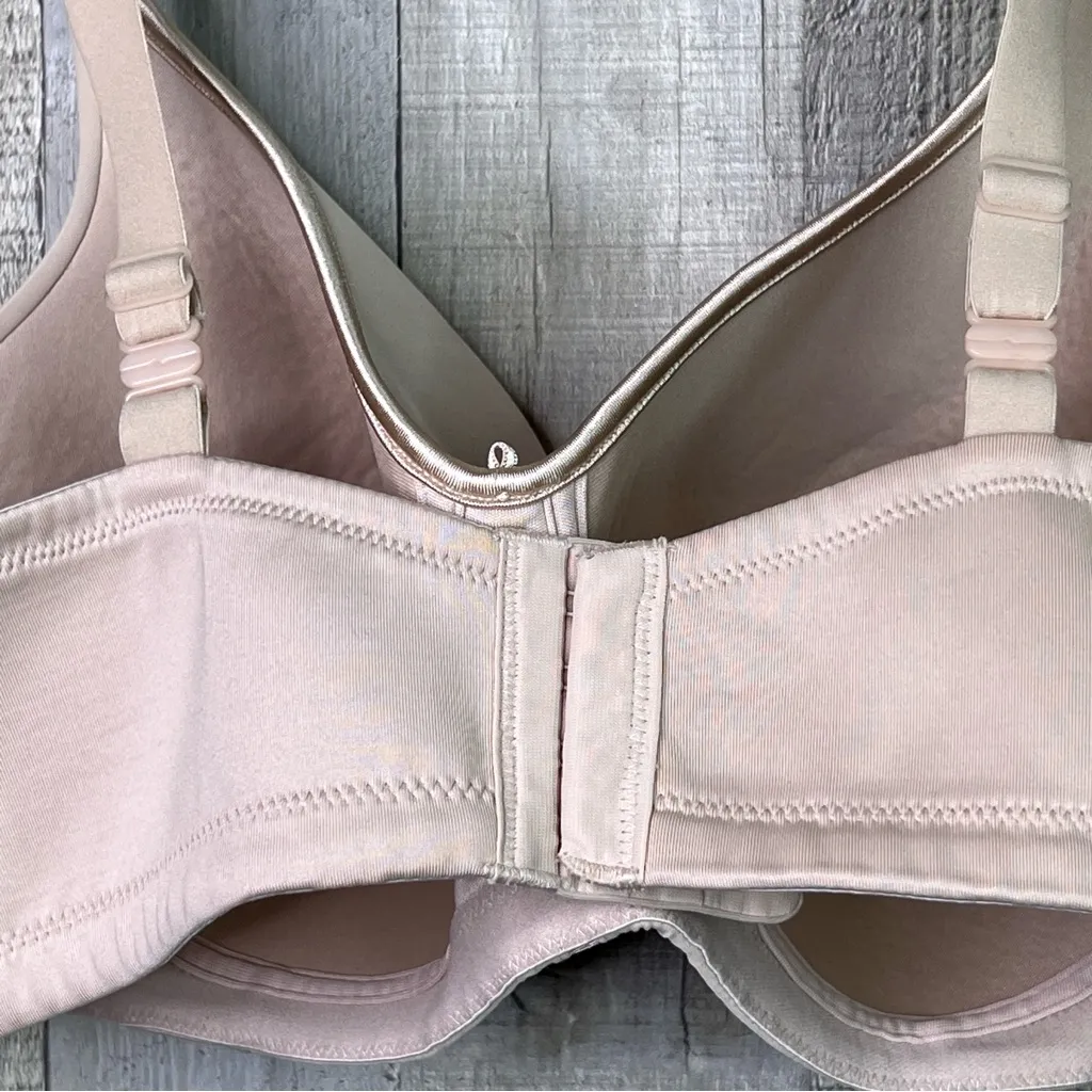 Vanity Fair Size 42 D Model 7233 S Slightly Padded No Wire Tan Bra Adj. Straps - Image 4