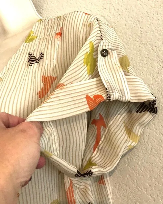 NWOT  sheer blouse. Sz M - Image 5