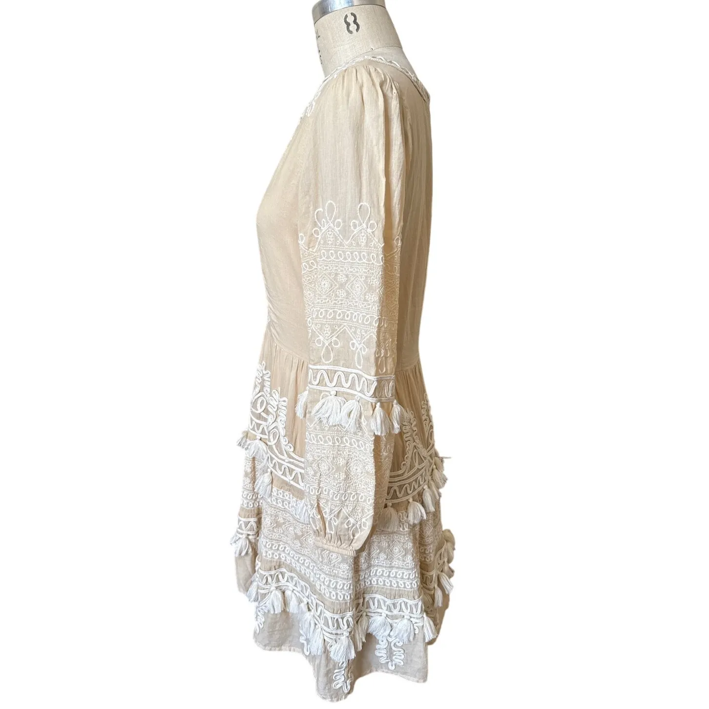 Roller Rabbit Indera Naema Embroidered Dress in Tan & White Size Small - Image 4