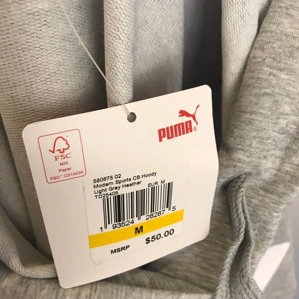 NWT Puma Light Gray Cropped Sweatshirt Medium - Image 5
