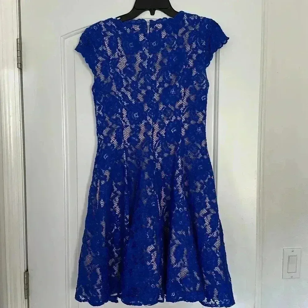 Eliza J Lace Overlay Fit and Flare Short Sleeve V Neck Dress Blue Sz 4 - Image 6