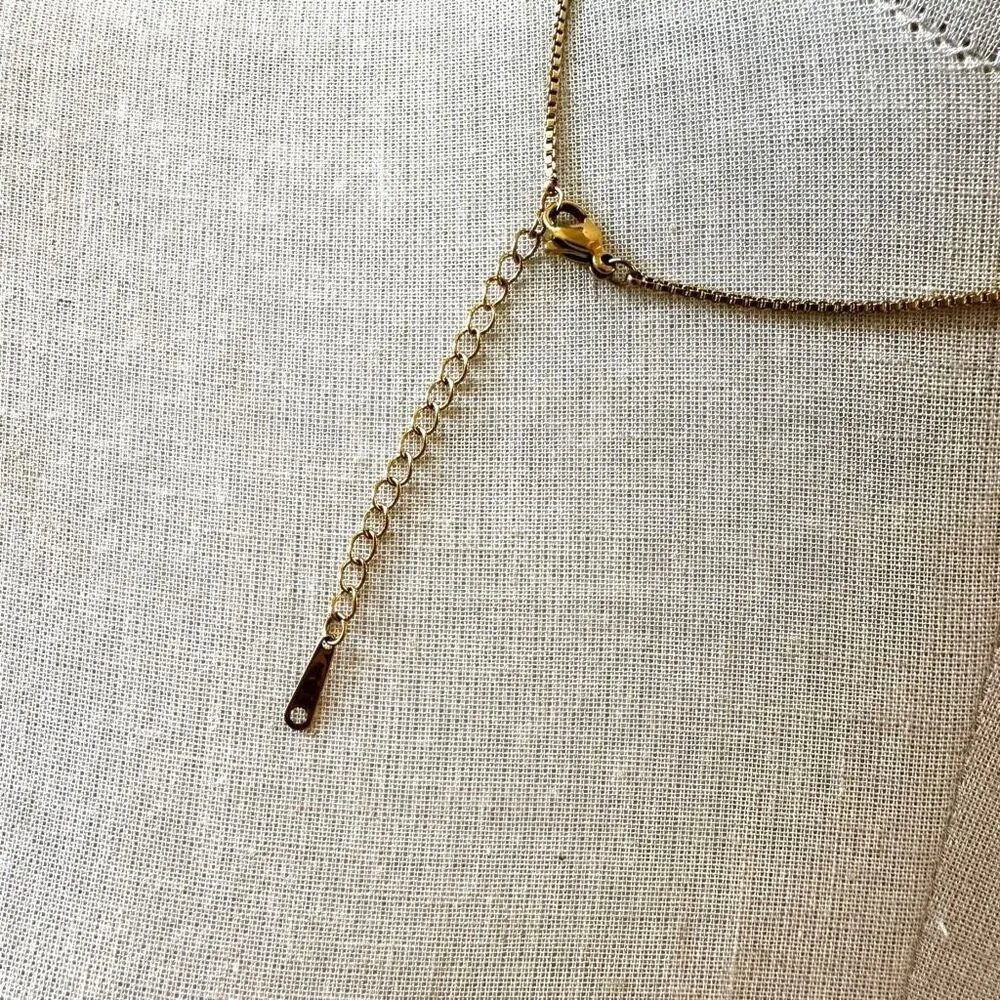 Gold tone M monogram pendant necklace - Image 5