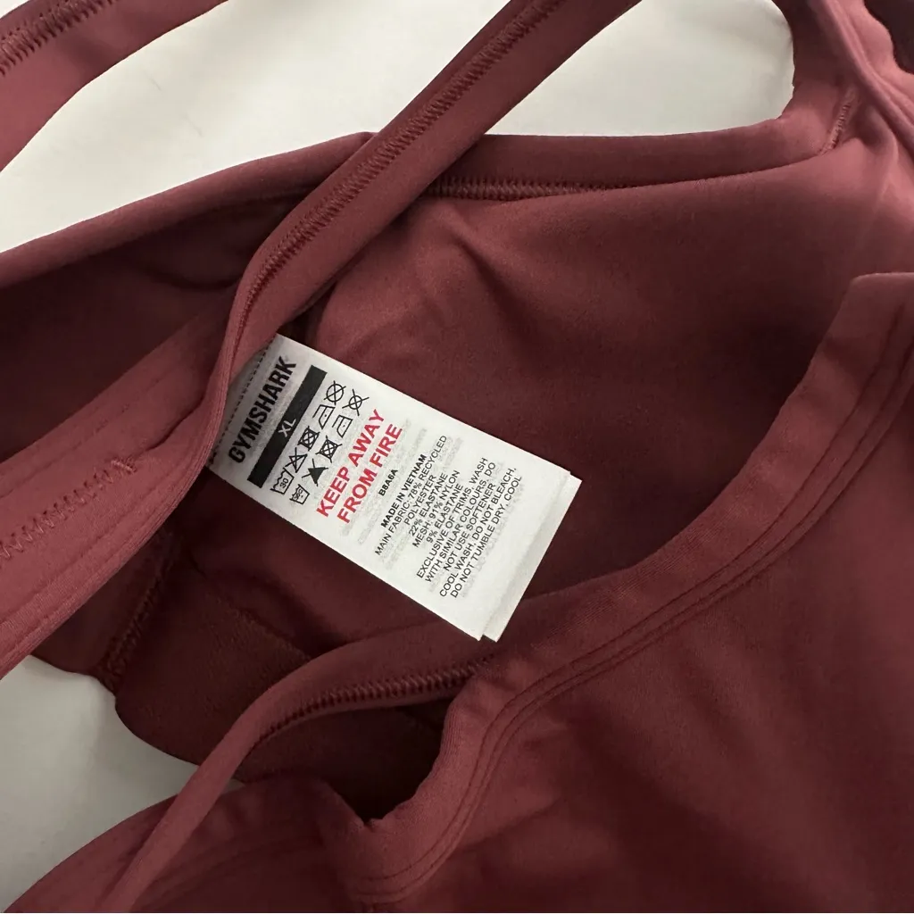 Gymshark L/XL Scallop Hem Shaped Shorts & Strap Feature Sports Bra Set - Image 4