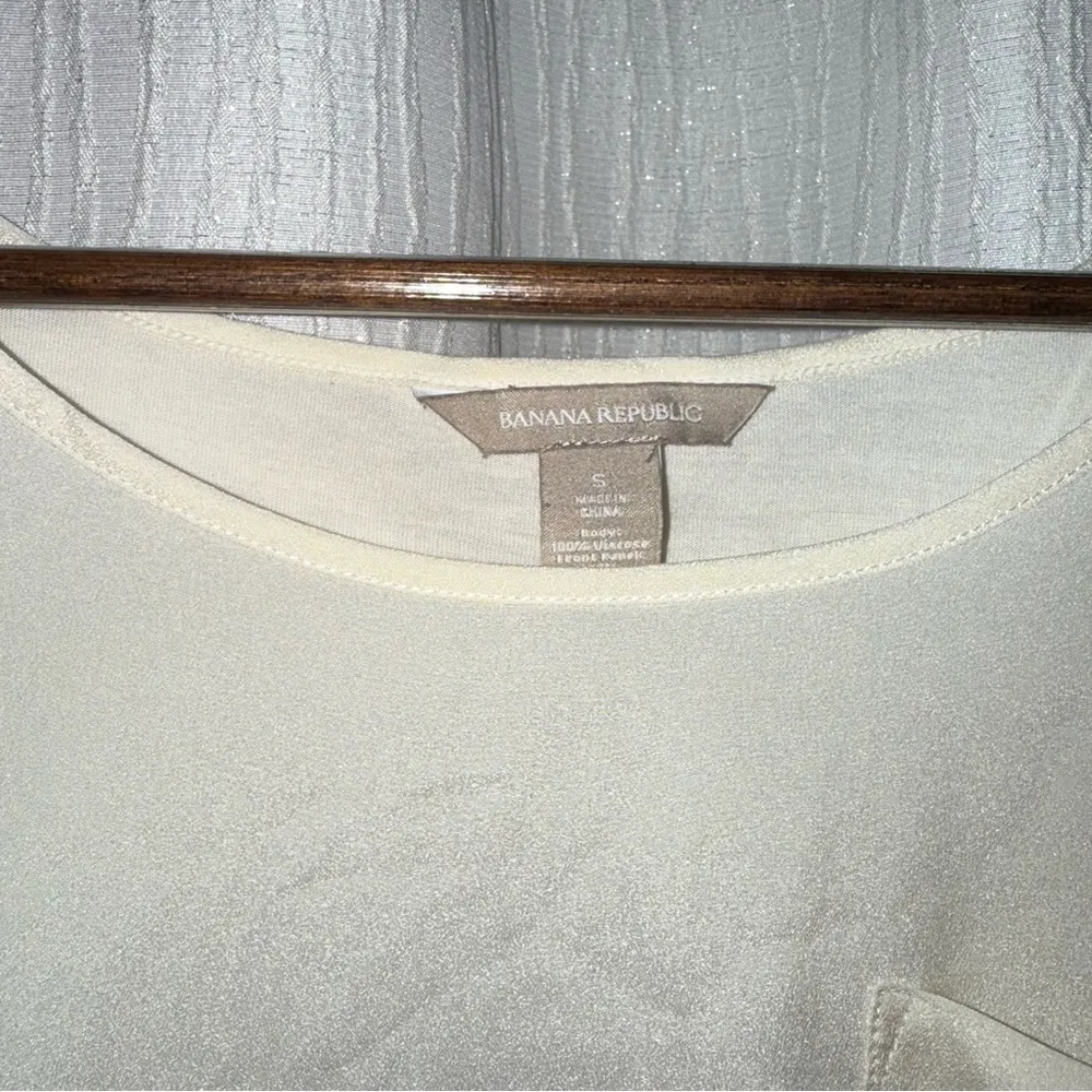 Banana Republic Cream 3/4 Sleeve relaxed top - Image 2