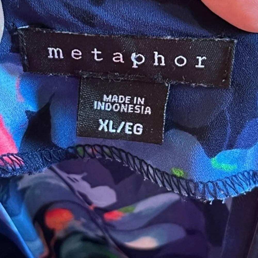 Metaphor Sleeveless Top - Image 6