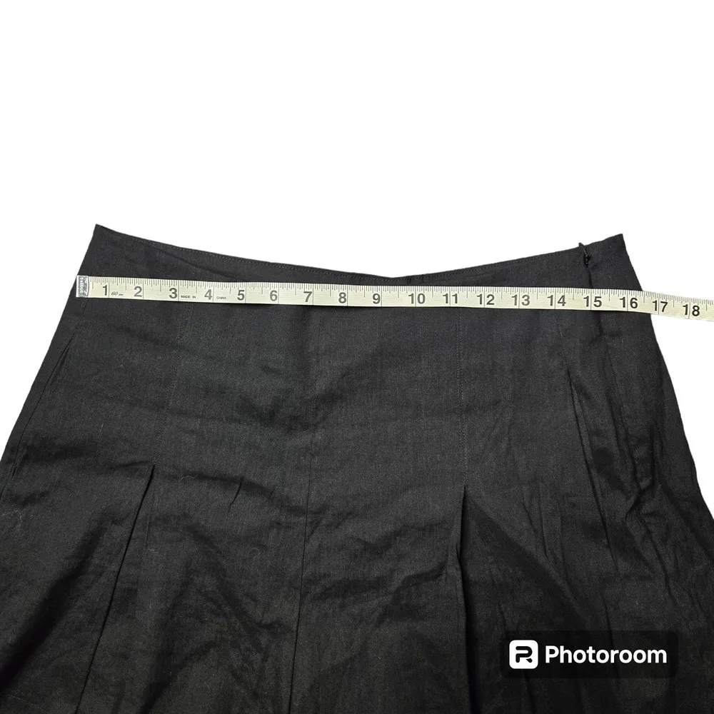 Vince Black Linen High Waisted Pleated Shorts - Image 6
