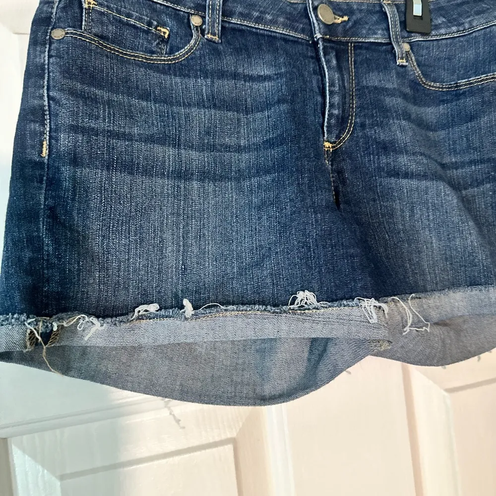 Paige ‘Jimmy Jimmy’ denim cut off shorts, size 27 - Image 2