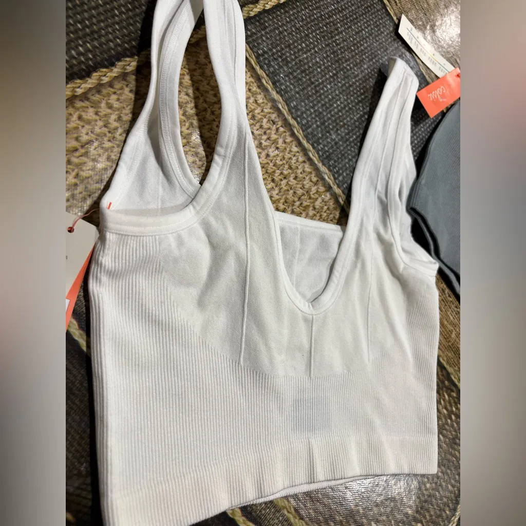🩷🩷NWT BUNDLE COLSIE XS Gray and White Women's Tops🩷🩷 - Image 5