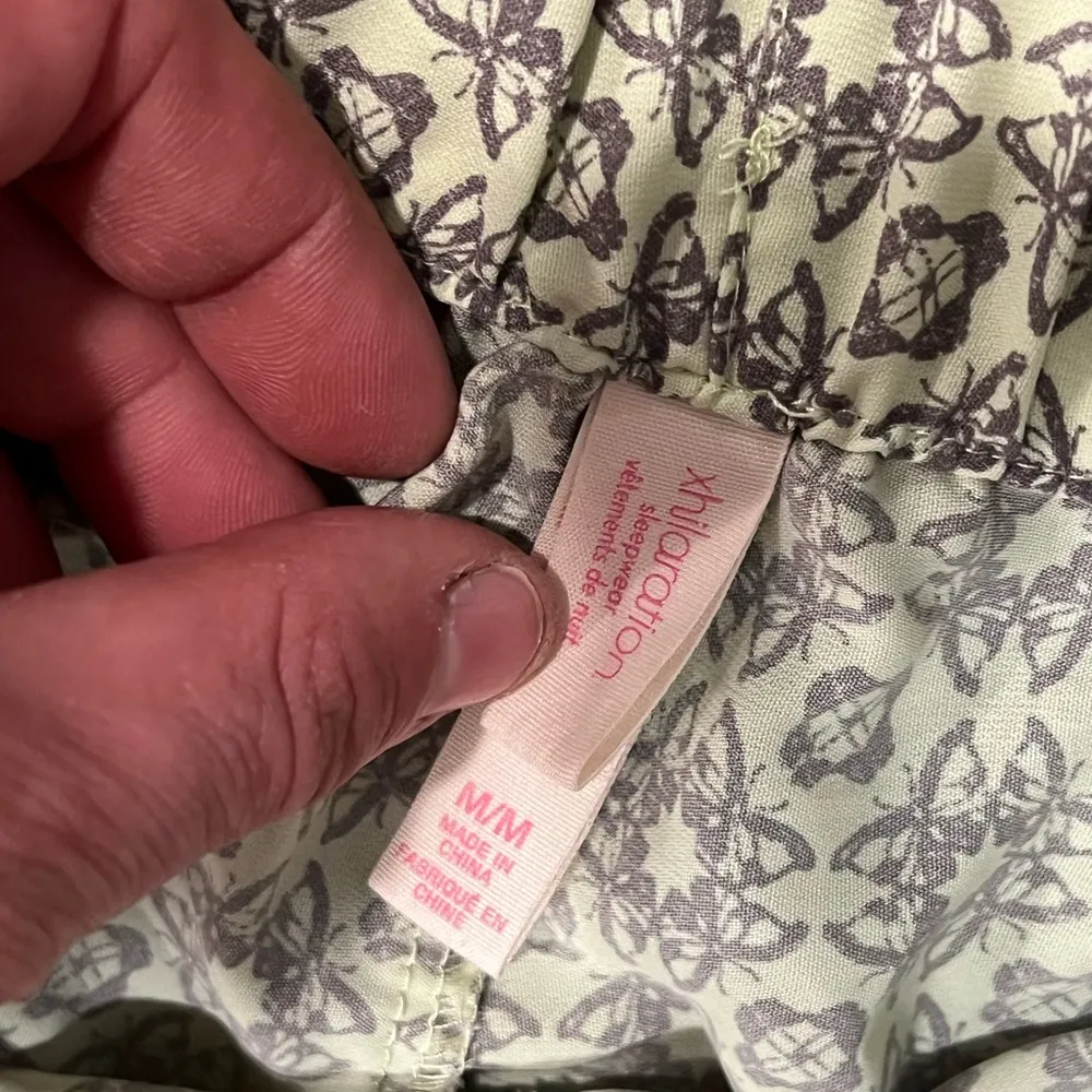 Women’s Xhilaration Medium Green Shorts - Image 3