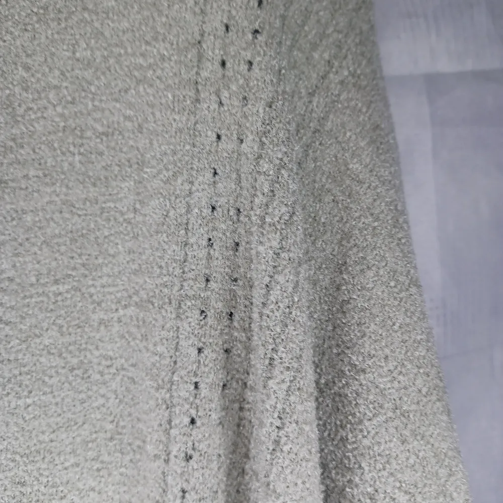 Barefoot Dreams Cozy Chic Ultra Lite Sweater Size M - Image 6