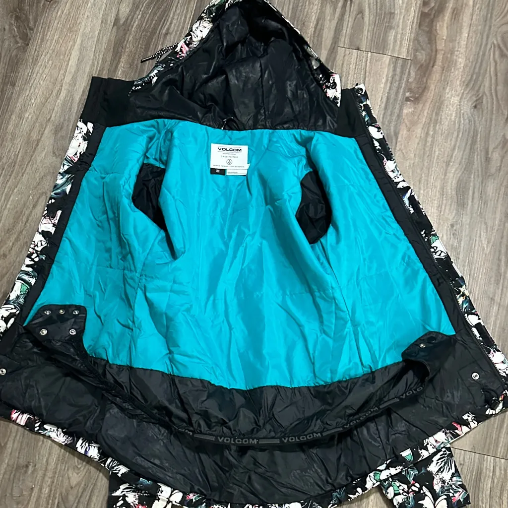 Volcom Women’s Snowboard Jacket Floral Print Hooded Winter Snow Ski, 8k. - Image 11