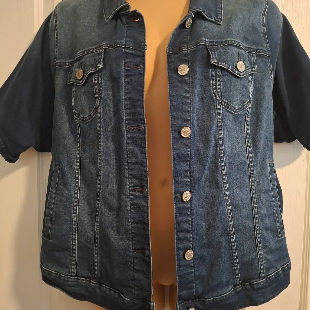 Torrid Sz 4 Denim Short Sleeve Jacket - Image 8