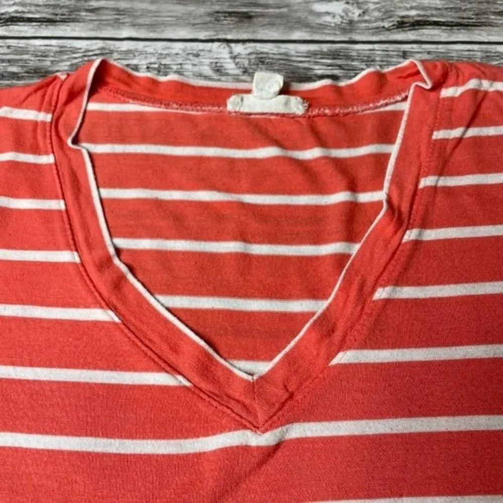 Zenana Outfitters V Neck Orange and White Striped Short Sleeve Tee Shirt S Small - Image 7
