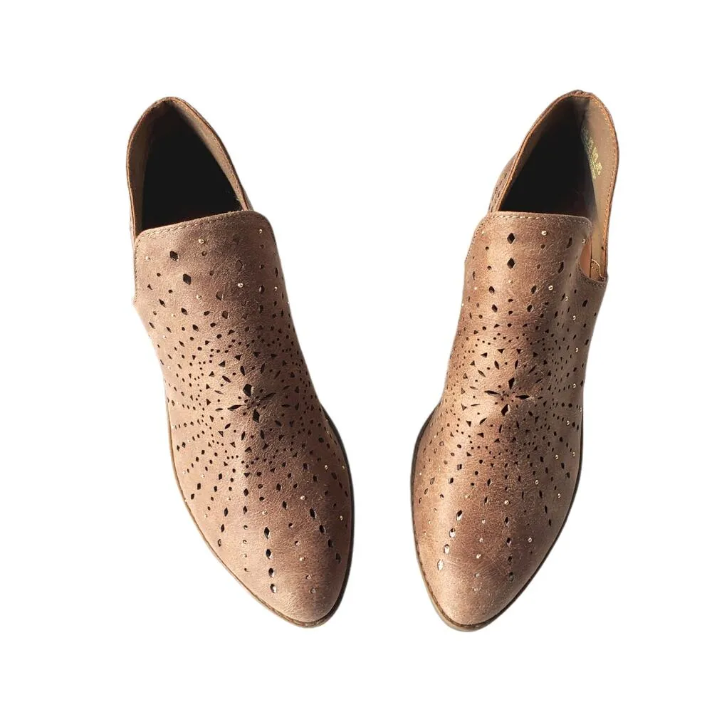 Fergalicious Women's Boots Size 5.5 M Wyatt Ankle Boot Fergie Sand Block Heel - Image 4