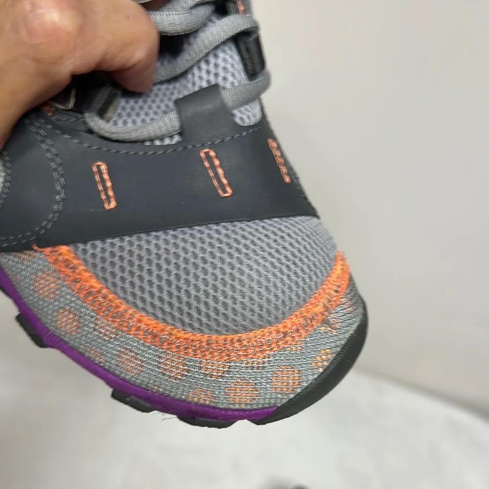 New Balance Gray and Purple Athletic Shoes with Mesh Upper - Image 12