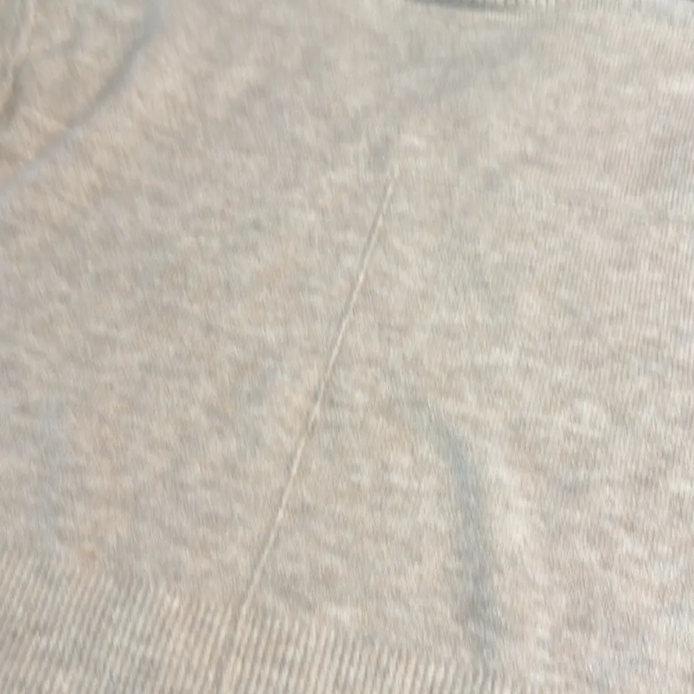 CeCe  Cream V-Neck Sweater Soft Knit - Image 7