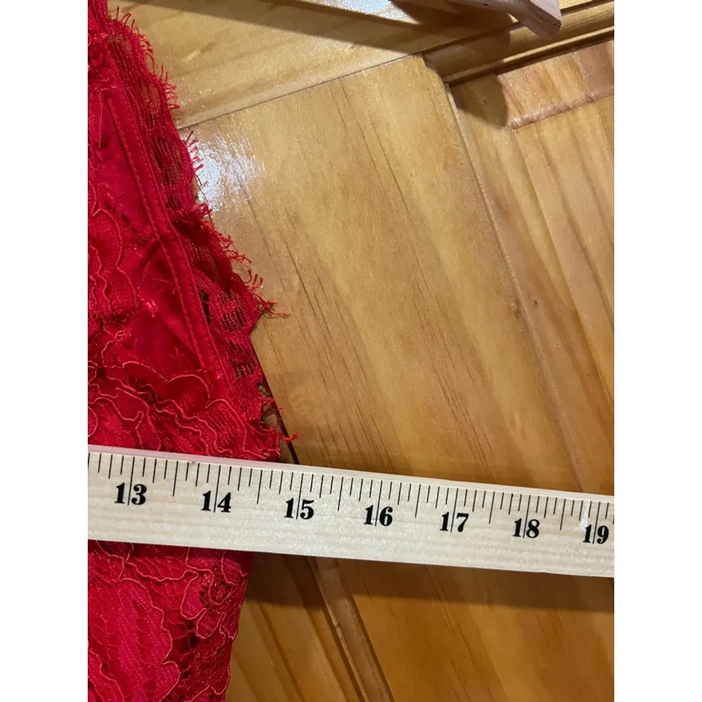 New with Tag Yumi Kim Red Lace Night Out Evening Save the Date Midi Dress - Image 8