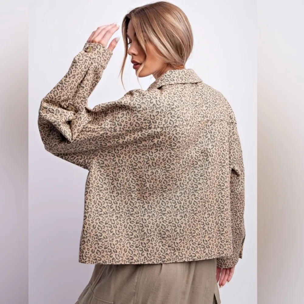 EASEL Oversized Tan & Black Leopard Peekaboo Button Up Jacket Large NWT - Image 2