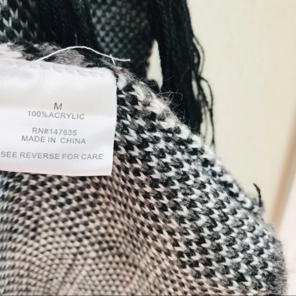 Romeo‎ & Juliet Couture Southwestern Fringe Waterfall
Long Vest Cardigan M - Image 5