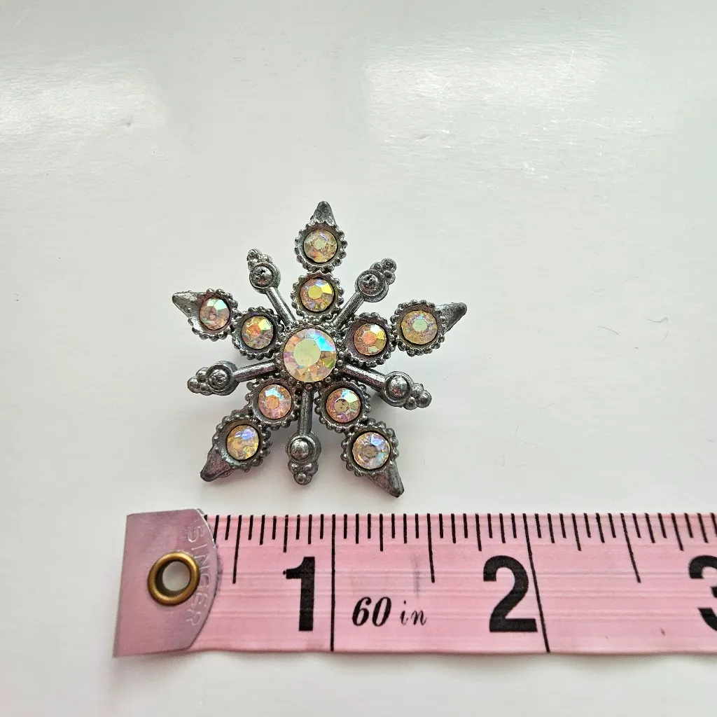 Silver Tone Metal Snowflake Iridescent Aurora Borealis Rhinestone Pin Brooch - Image 3
