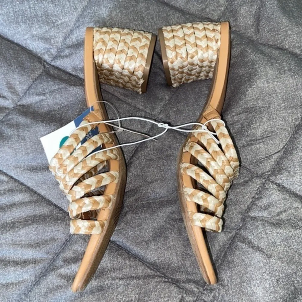 Women's Rachel Heels - Universal Thread - Tan - Size 9 - Image 4