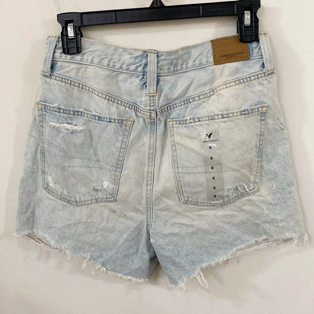 New American Eagle 90s boyfriend acid wash fringe hem denim shorts size 6 - Image 2