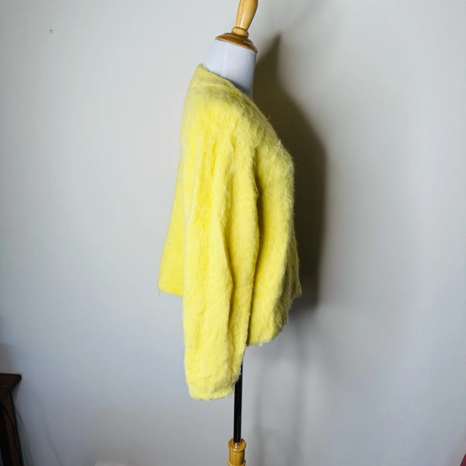 Madewell Heather Lemon Brushed  
V-Neck Sweater - Image 6