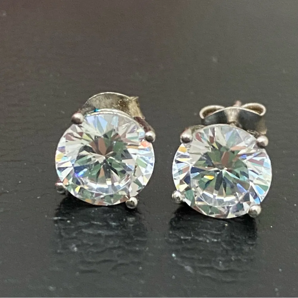 HAUTE JEWELS 925 Sterling Silver Clear CZ Solitaire Stud 6mm Earrings 2.6g - Image 8