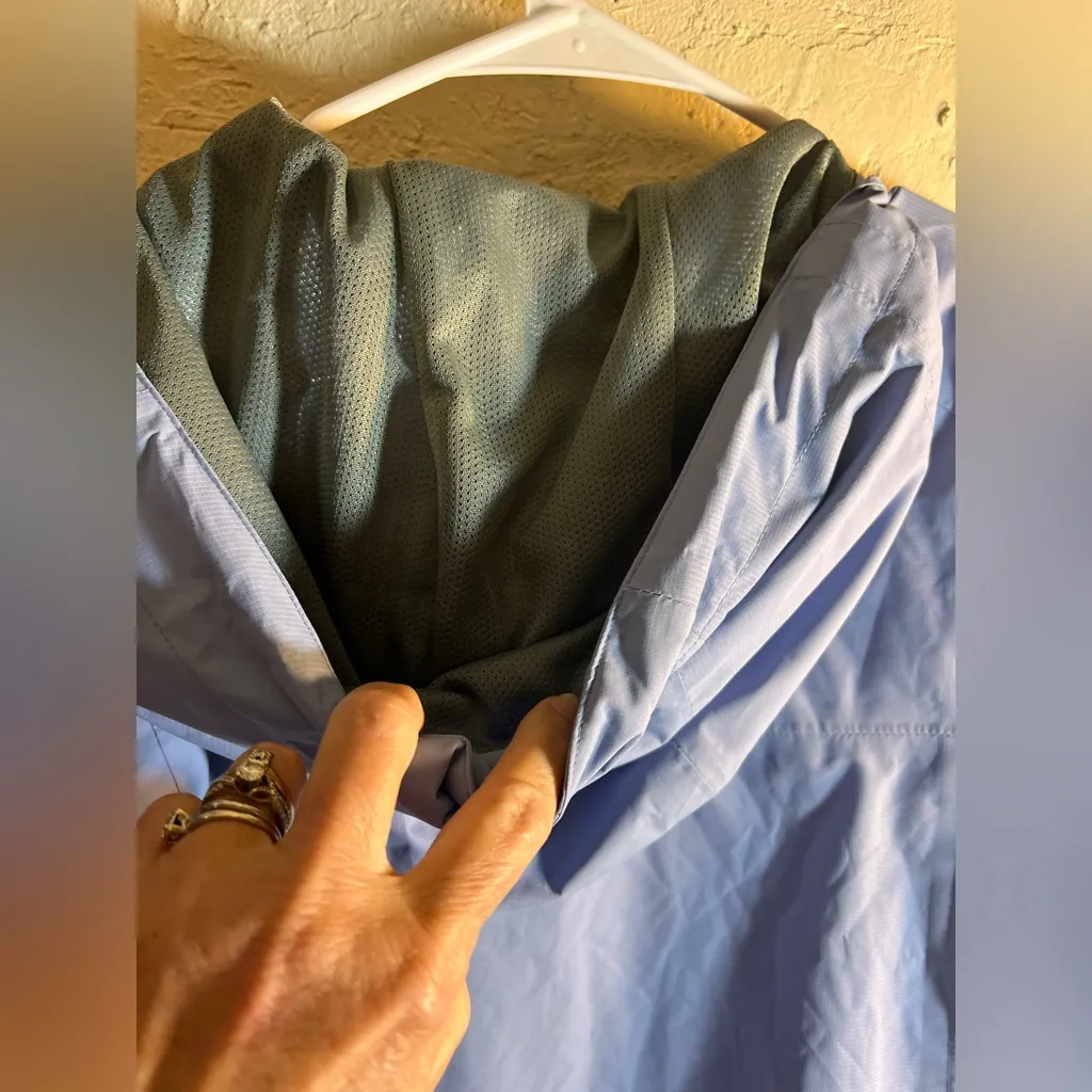 Women's NWOT Light Blue Rain Utility Jacket M Hood zippered pockets side vents Size M - Image 6