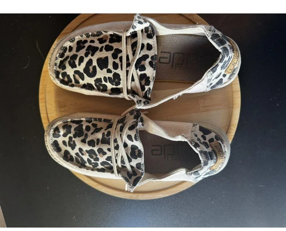 Hey Dude Wendy Woven Cheetah & Tan Slip On Shoes - Women's Size 6  EUC - Image 8