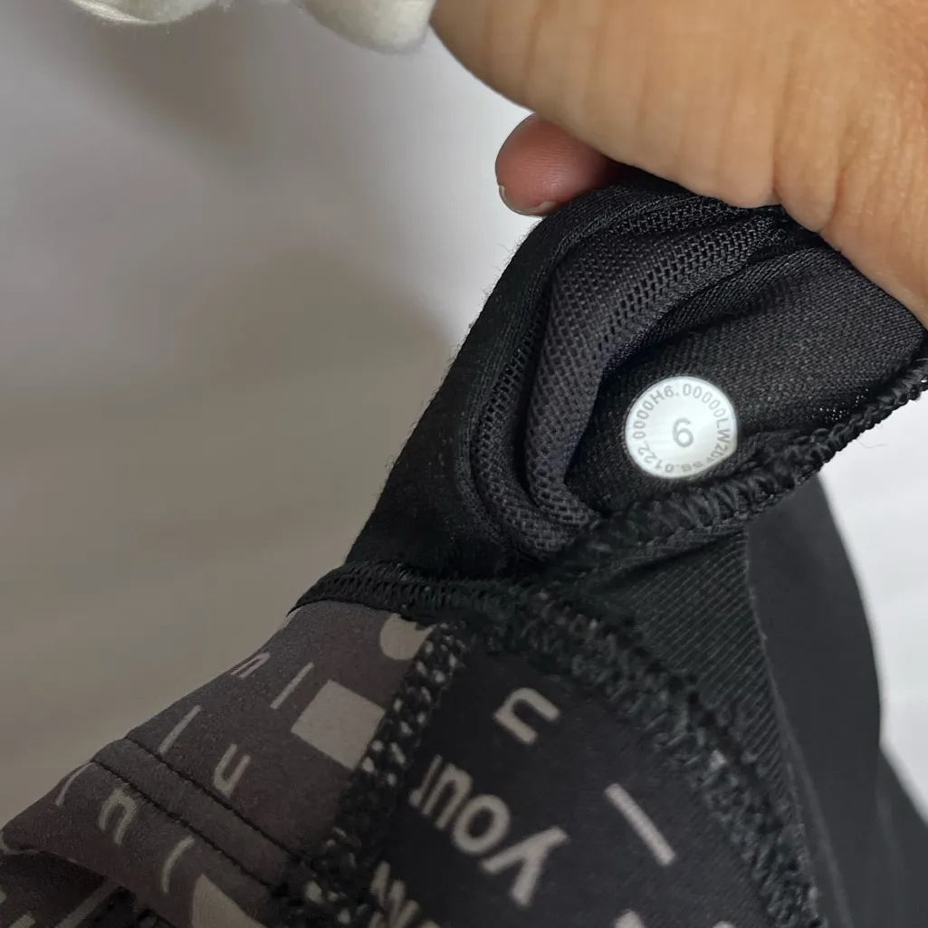 Lululemon Workout Cropped Tank Top Black and Gray Sports Bra - Image 4