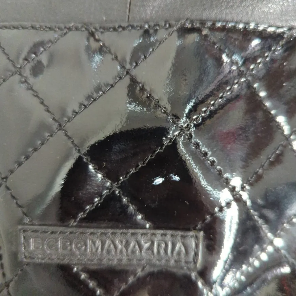 BCBG MAX AZRIA Patent Leather‎ Quilted Purse Black - Image 10