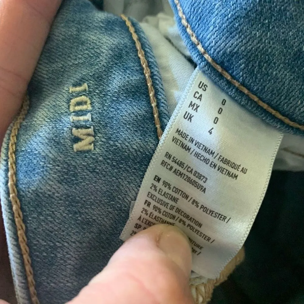 American Eagle distressed raw hem midi 0 denim shorts - Image 2