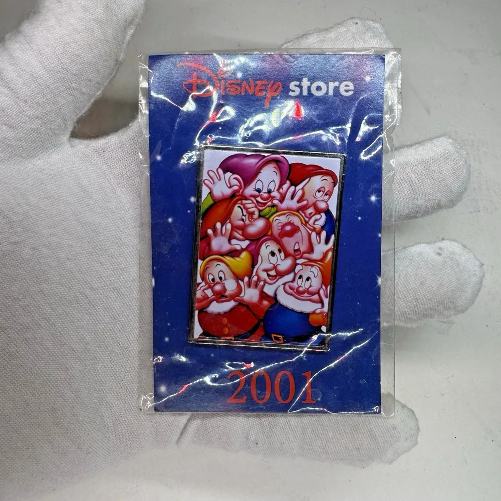 2001 Disney Store Commemorative Pin The Seven Dwarf's Poster Snow White NEW - Image 3