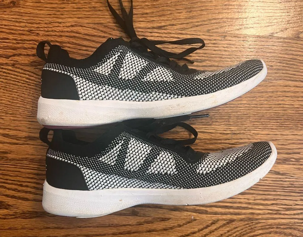 Vionic Women’s Sky Lenora Comfort Walking Sneakers – Black & White – Size 6 - Image 3