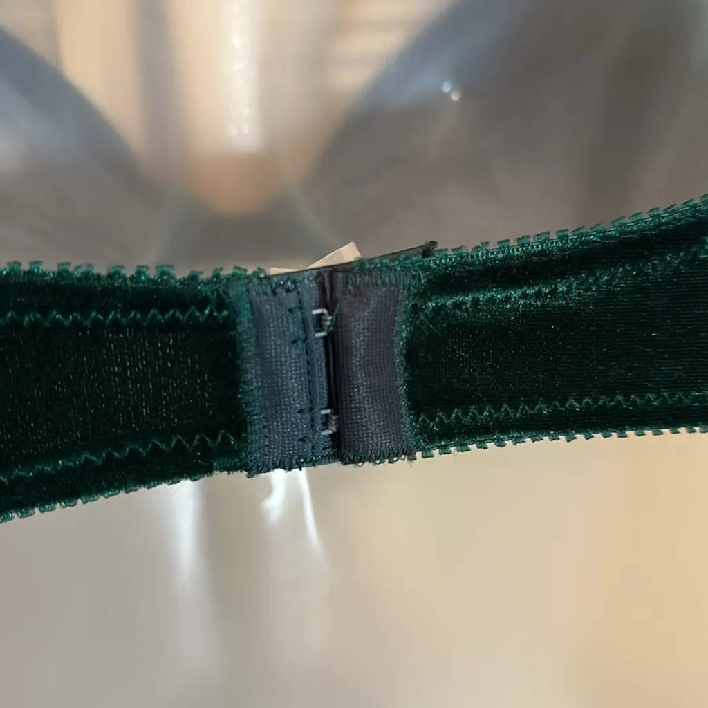 Victoria's Secret Gold Label Vintage 1980s Dark Green Velvet Underwire Bra 34B - Image 10