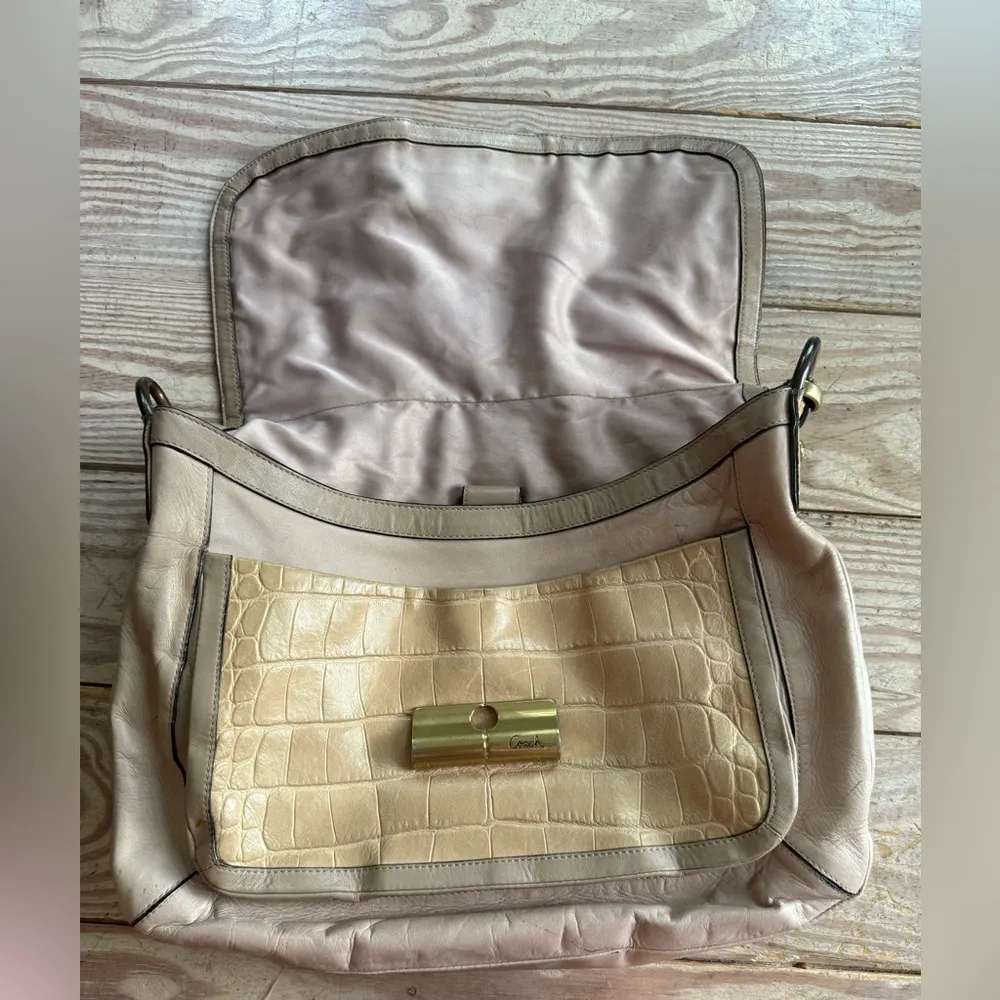 COACH KRISTIN SPECTATOR LEATHER FLAP bag - wear shown in photos - Image 3