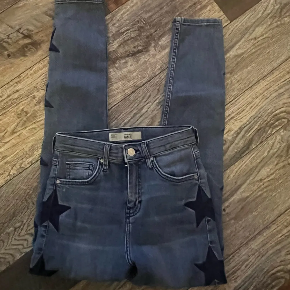 Top shop moto Jamie jeans with stars size 26 - Image 6
