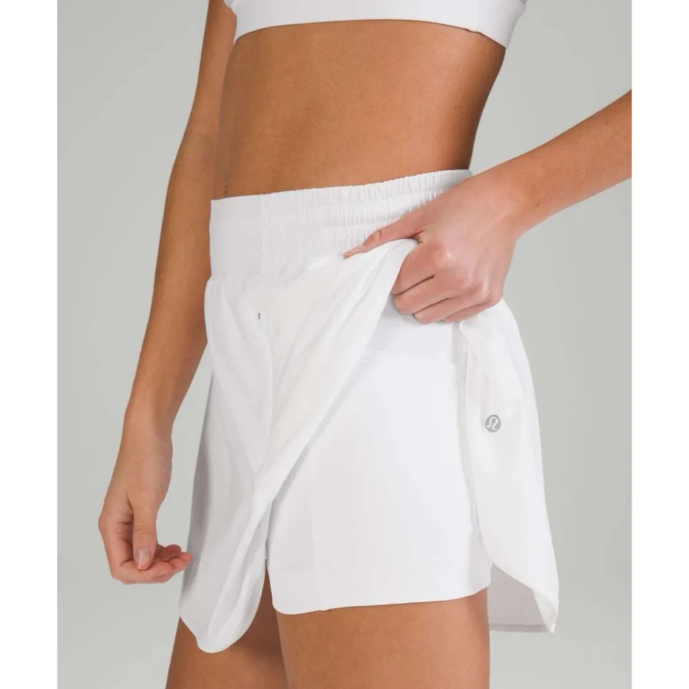 Lululemon Hotty Hot High-Rise Skirt White Size 6 Golf Tennis Skirt - Image 4