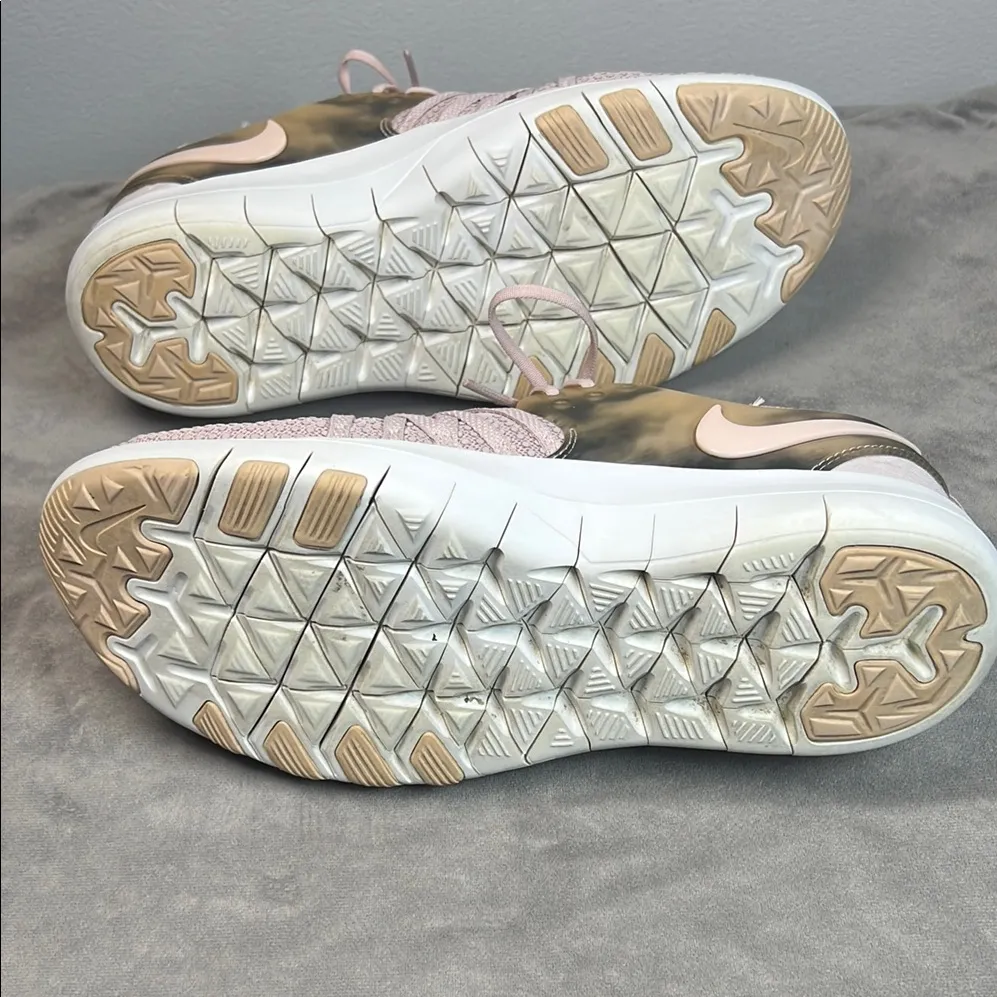 Nike Free TR Trainer 7 AMP 'Pink White'. size9.5.            
         order(89) - Image 5